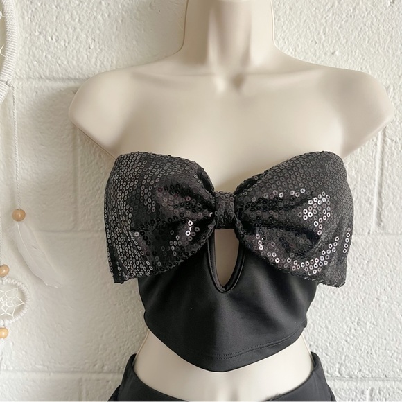 Forever 21 Black Bow Sequin Cropped Top - Picture 5 of 10